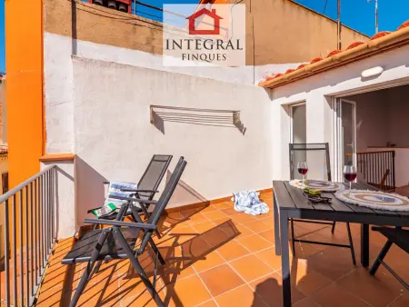 Maison cosy au centre de Palamós, à 200m de la plage, garage, terrasse et wifi - Photo 2
