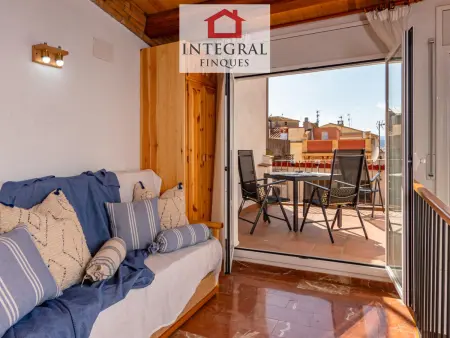 Maison cosy au centre de Palamós, à 200m de la plage, garage, terrasse et wifi - Photo 3