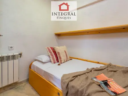 Maison cosy au centre de Palamós, à 200m de la plage, garage, terrasse et wifi - Photo 17