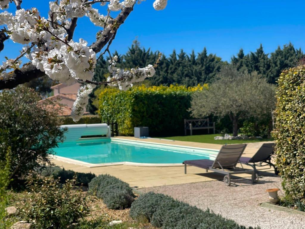 Villa La Roque, piscine chauffée et jardin dans le Lubéron - Photo 3