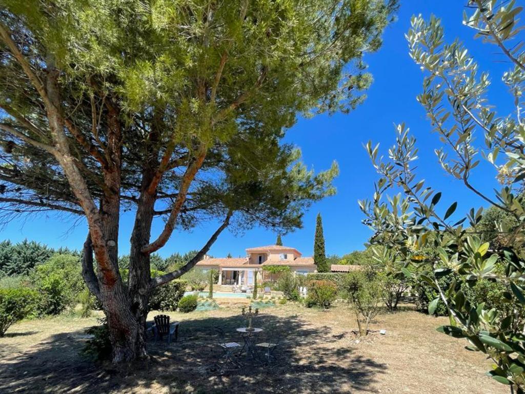 Villa La Roque, piscine chauffée et jardin dans le Lubéron - Photo 24