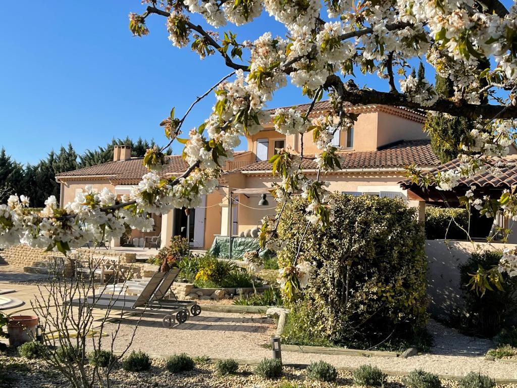 Villa La Roque, piscine chauffée et jardin dans le Lubéron - Photo 28