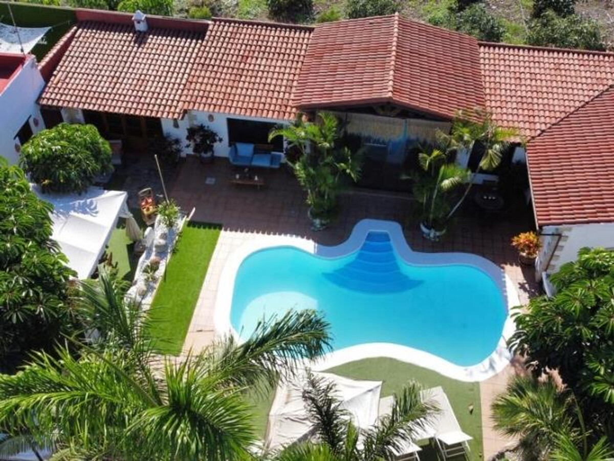 Villa Male : 4 chambres, piscine chauffée et cave à vin - Photo 1