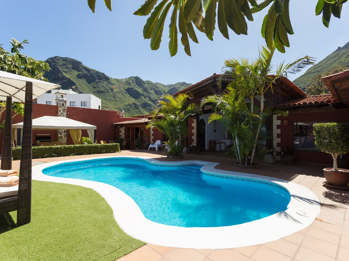 Villa Male : 4 chambres, piscine chauffée et cave à vin - Photo 8
