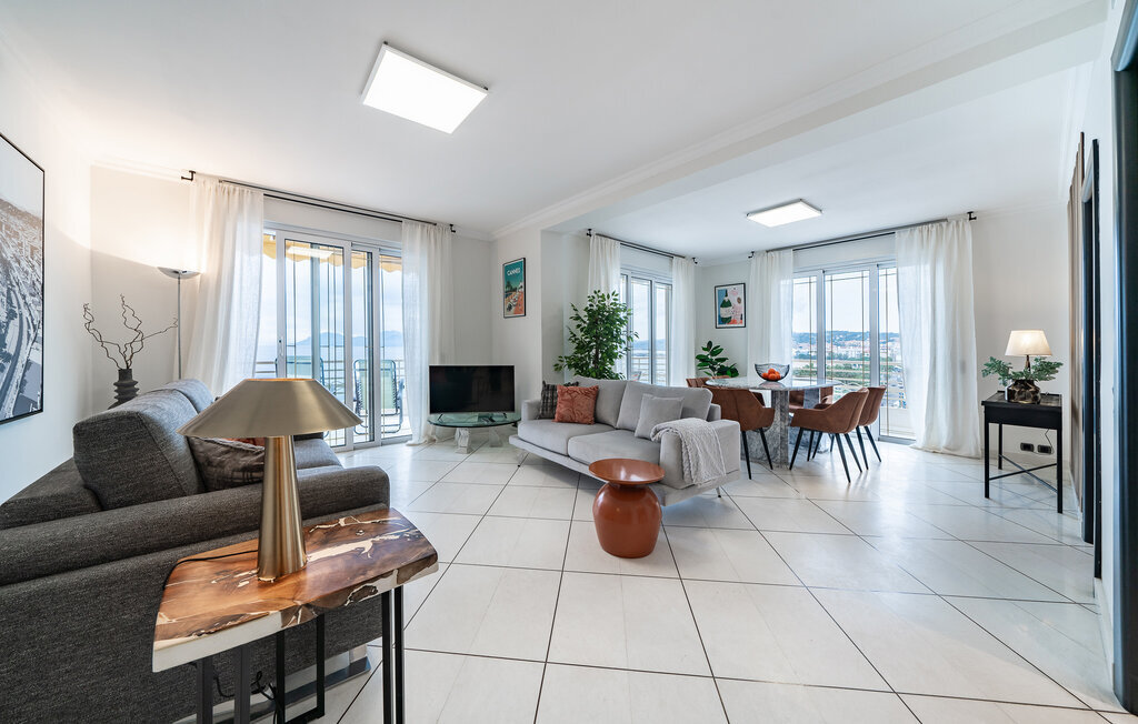 Appartement face mer à Cannes, 110 m², balcon panoramique - Photo 2