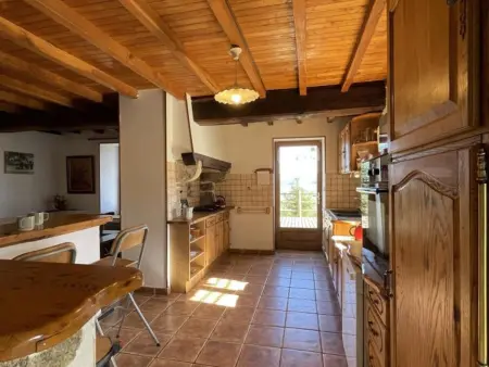 Gîte rustique 8 pers., cheminée et four à pain à Laprugne : photo 6