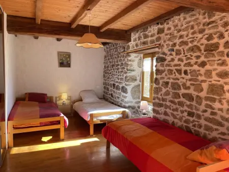 Gîte rustique 8 pers., cheminée et four à pain à Laprugne : photo 17