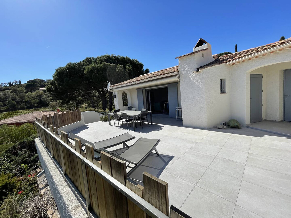 Maison rénovée 3 chambres, terrasse vue mer à La Croix-Valmer - Photo 17