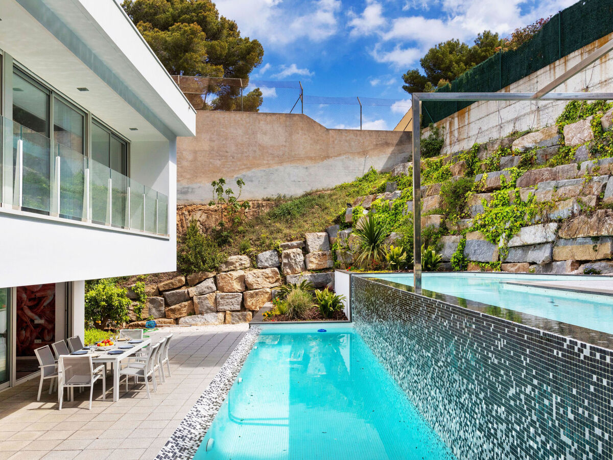 Villa Nathalie – 450 m² avec piscine à 600 m de la mer - Photo 1