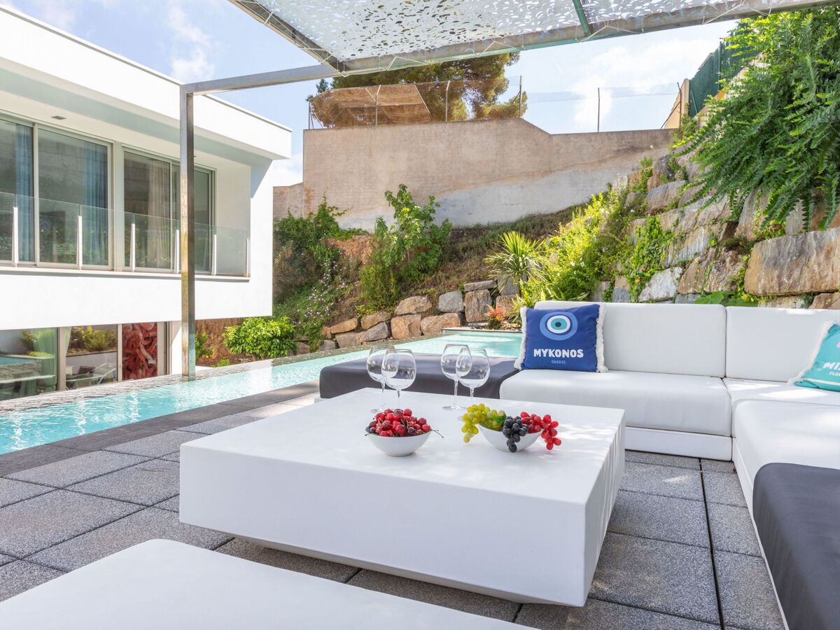 Villa Nathalie – 450 m² avec piscine à 600 m de la mer - Photo 2