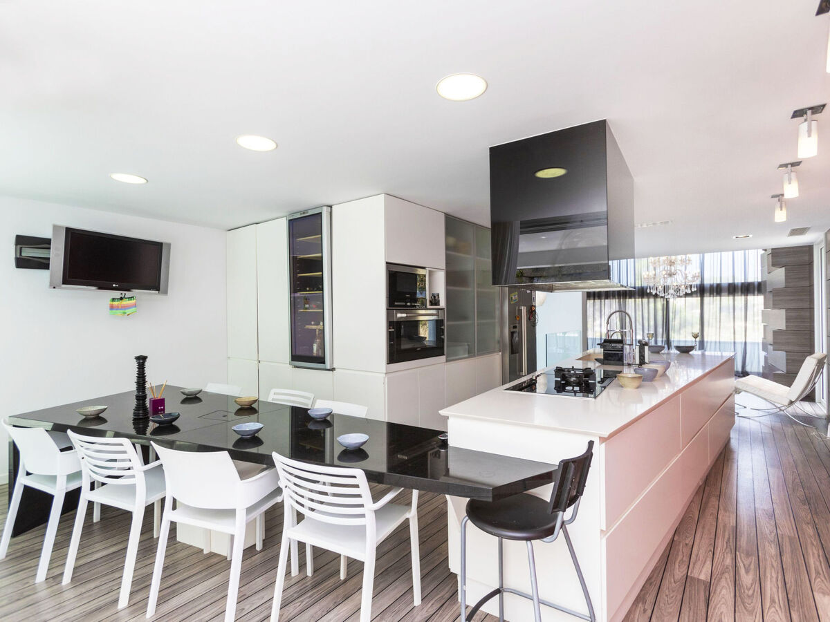 Villa Nathalie – 450 m² avec piscine à 600 m de la mer - Photo 15