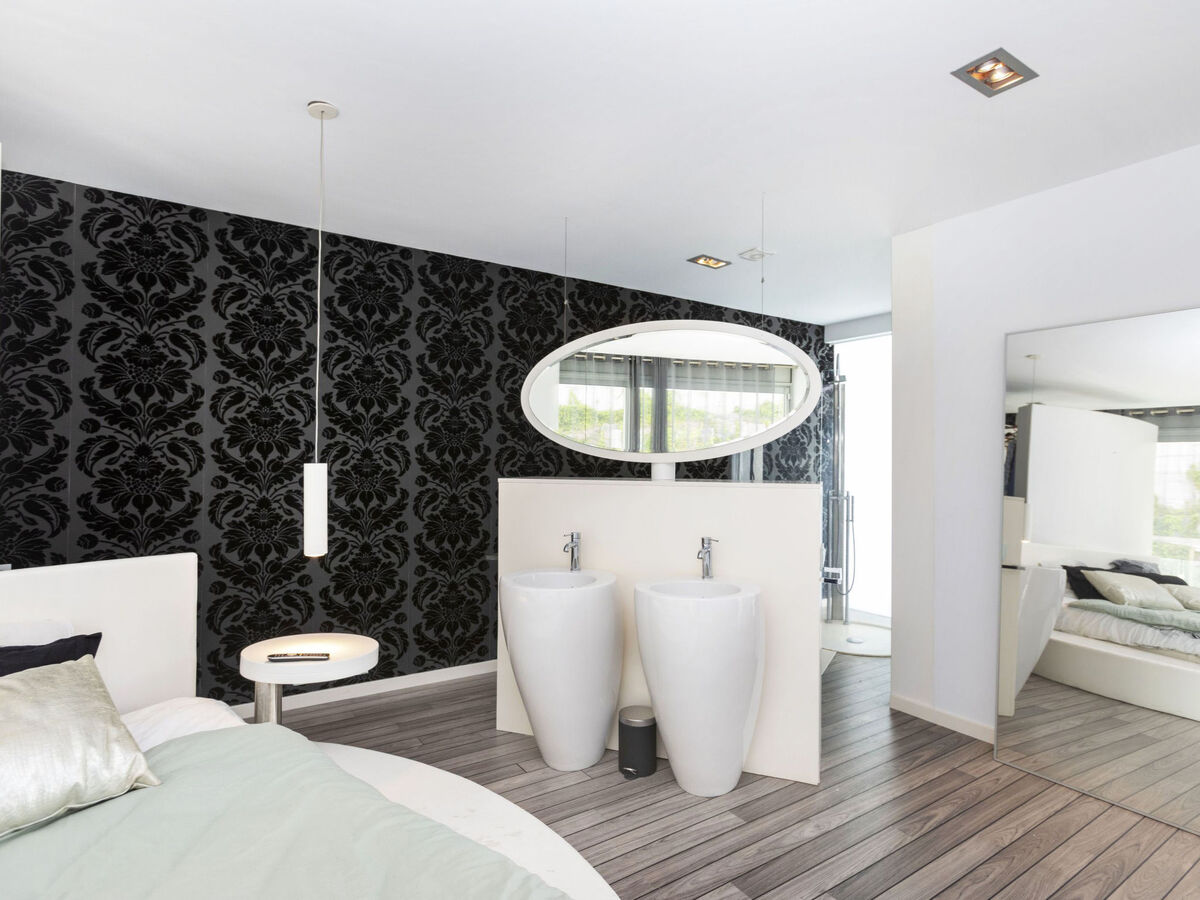 Villa Nathalie – 450 m² avec piscine à 600 m de la mer - Photo 18