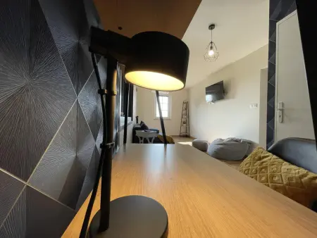 Gîte contemporain chaleureux pour 4 avec piscine partagée - Photo 15