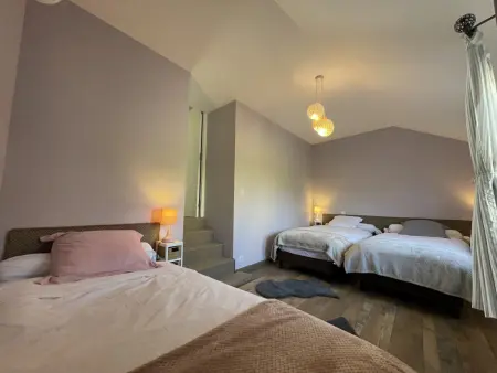 Gîte contemporain chaleureux pour 4 avec piscine partagée - Photo 25