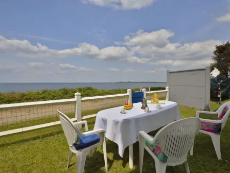 Maison à 10 m de la mer, vue panoramique à Quimiac : photo 2