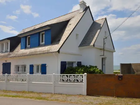 Maison à 10 m de la mer, vue panoramique à Quimiac : photo 4