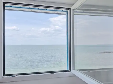 Maison à 10 m de la mer, vue panoramique à Quimiac : photo 12