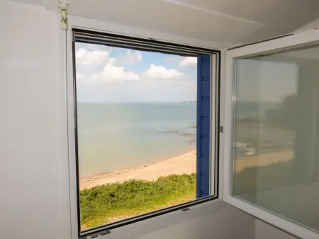 Maison à 10 m de la mer, vue panoramique à Quimiac : photo 13