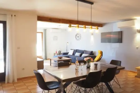 Maison plain-pied avec piscine privée à Vaison-la-Romaine : photo 3