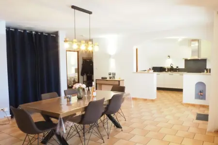 Maison plain-pied avec piscine privée à Vaison-la-Romaine : photo 6