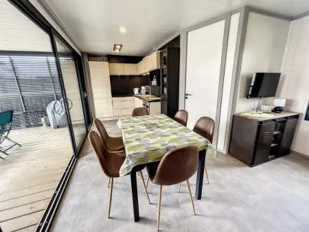 Chalet cosy avec piscine chauffée, terrasse et parking à 2 pas de la plage de Jullouville - Photo 4
