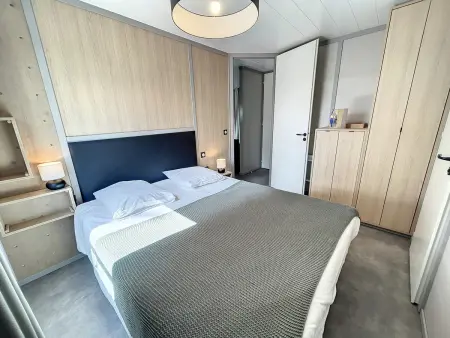 Chalet cosy avec piscine chauffée, terrasse et parking à 2 pas de la plage de Jullouville - Photo 13