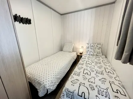Chalet cosy avec piscine chauffée, terrasse et parking à 2 pas de la plage de Jullouville - Photo 15