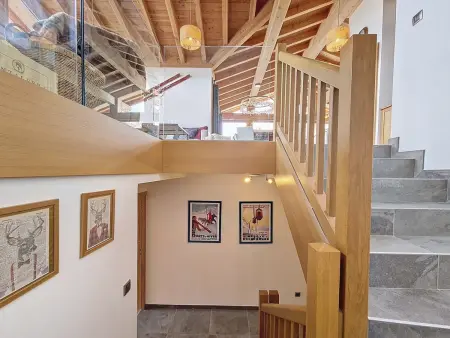 Chalet de Luxe avec Accès Pistes, Jacuzzi et Garage - Photo 11