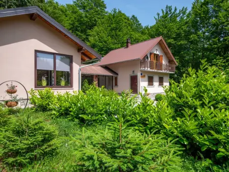 Maison Bazak avec jacuzzi et sauna, 2 étages
