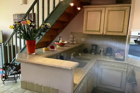 Studio Joly, Charmante maison de vacances avec piscine - Photo 2