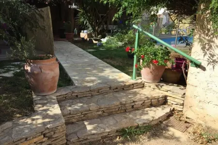 Studio Joly, Charmante maison de vacances avec piscine - Photo 15