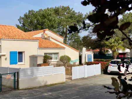 Location maison à Longeville sur Mer, Pavillon à Longeville-sur-Mer, proche plage, 6 pers, 3 ch, terrasse, parking privé