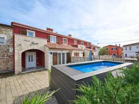 Villa Maris : maison avec piscine près de la mer en Istrie