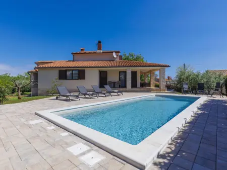 Maison Danijela avec piscine privée à Ližnjan