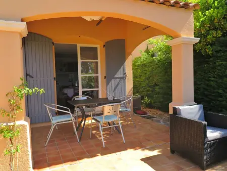 Maison lumineuse avec terrasse, accès piscines, parking privatif – La Croix-Valmer - Photo 4