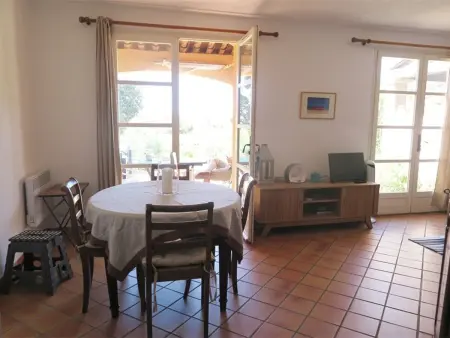 Maison lumineuse avec terrasse, accès piscines, parking privatif – La Croix-Valmer - Photo 9