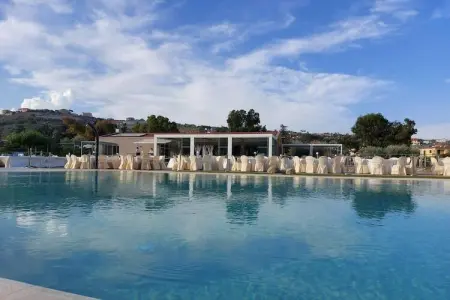 Location maison à Imperia, Mobil-home avec véranda dans la Résidence Rebi Village à Imperia-anc. TUI