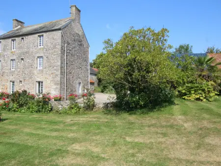 Location gite à Les Pieux, Charmante maison en pierre avec jardin, à Les Pieux, proche de la Hague