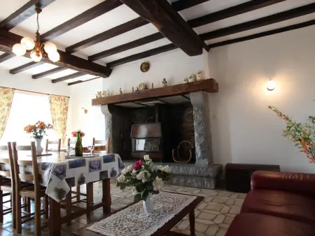 Maison en pierre 6 pers. aux Pieux, jardin privé et poêle : photo 5
