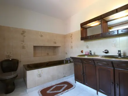 Maison en pierre 6 pers. aux Pieux, jardin privé et poêle : photo 7