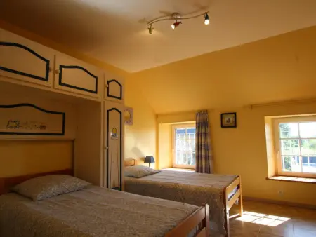Gîte en pierre 8 pers., jardin clos avec vue vallée : photo 6