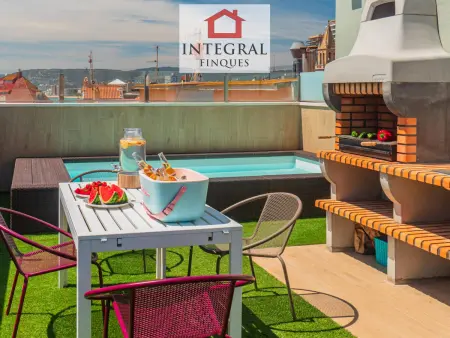 Location appartement à Palamós, Appartement 3 étages avec terrasse et piscine, à 250 m de la plage de Palamós