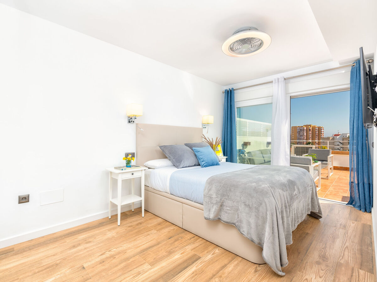 Appartement Lola Playa – vue mer, terrasse, Puerto Marina - Photo 27