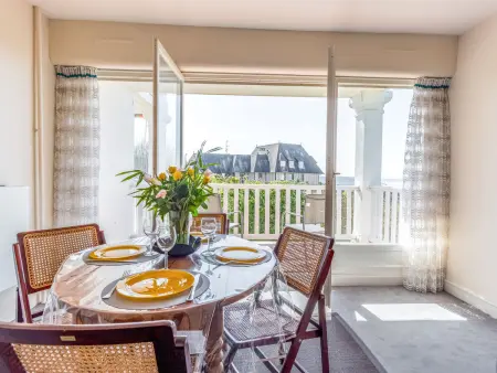 Appartement vue mer sur les hauteurs de Trouville, balcon : photo 2