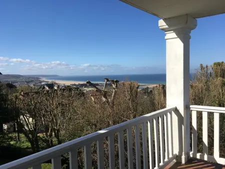 Appartement vue mer sur les hauteurs de Trouville, balcon : photo 15