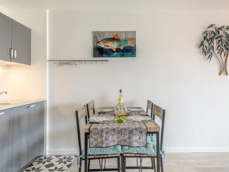 Appartement Le Grand Bleu, vue mer à 100 m de la plage : photo 8