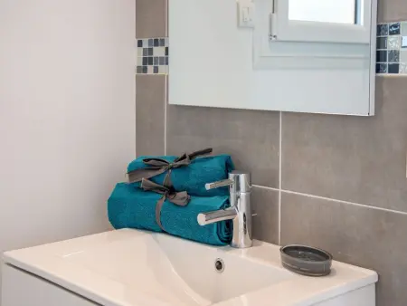 Les Gémeaux – Apt 2 pièces rénové à 50 m de la mer - Photo 7