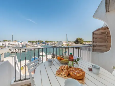 Studio vue port à Port Camargue, terrasse est, marina à 20 m : photo 21