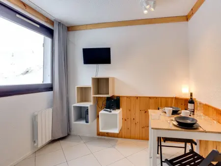 Les Tommeuses : studio Tignes skis aux pieds : photo 6