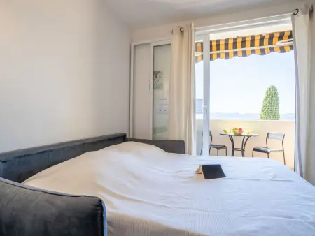 Studio vue mer avec terrasse à Saint-Cyr-sur-Mer La Madrague : photo 4